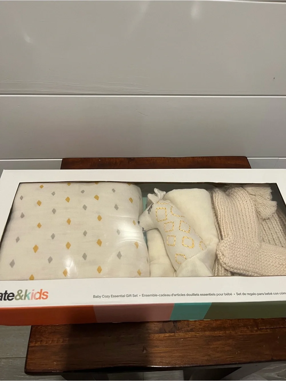 Crate & Barrel Giraffe 4-Piece Organic Baby Swaddle Gift Set